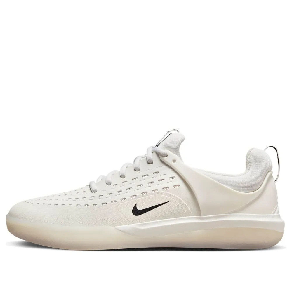 Nike Zoom SB Nyjah 3 DJ6130-100 / weiss