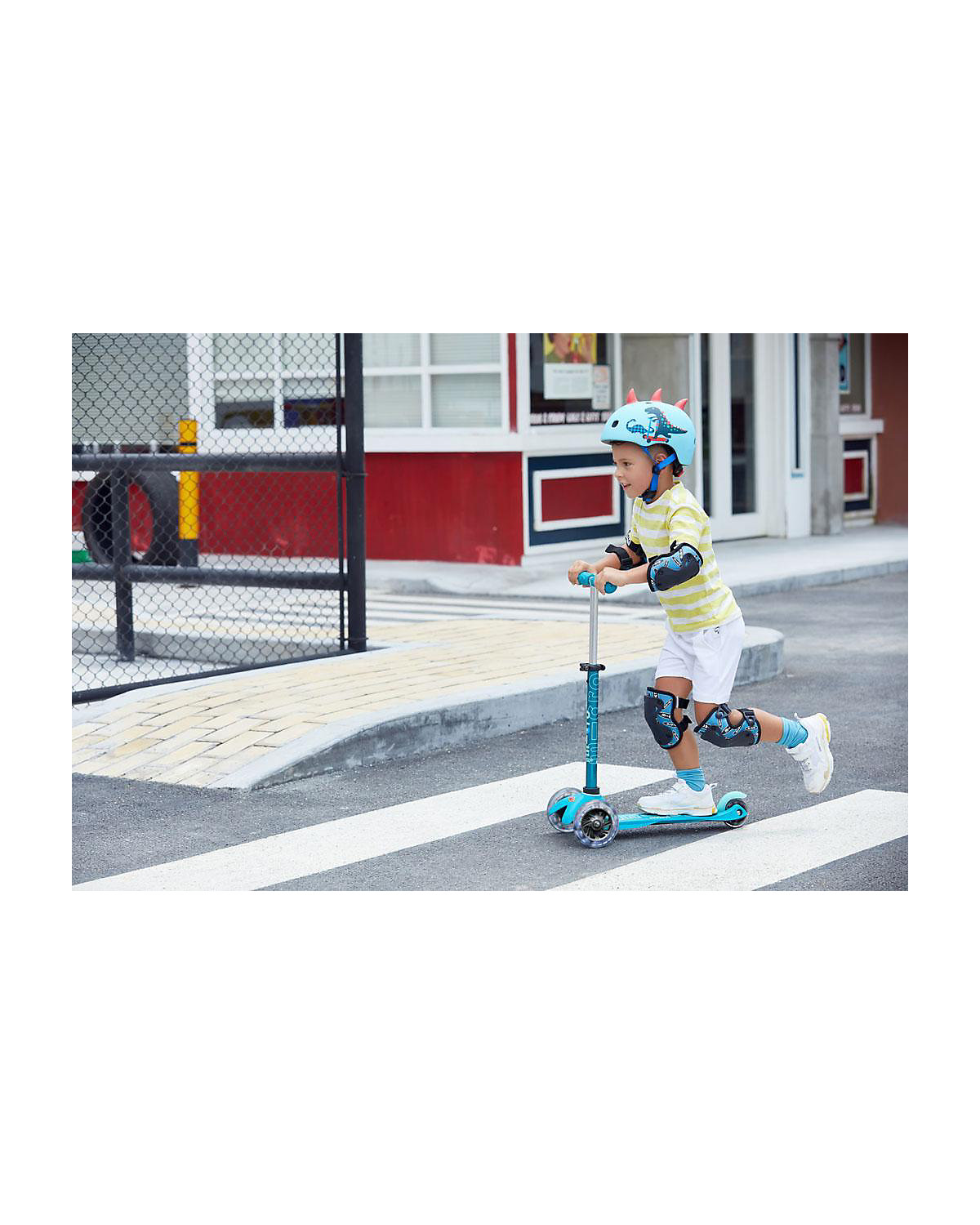 Kickboard mini micro deluxe LED aqua