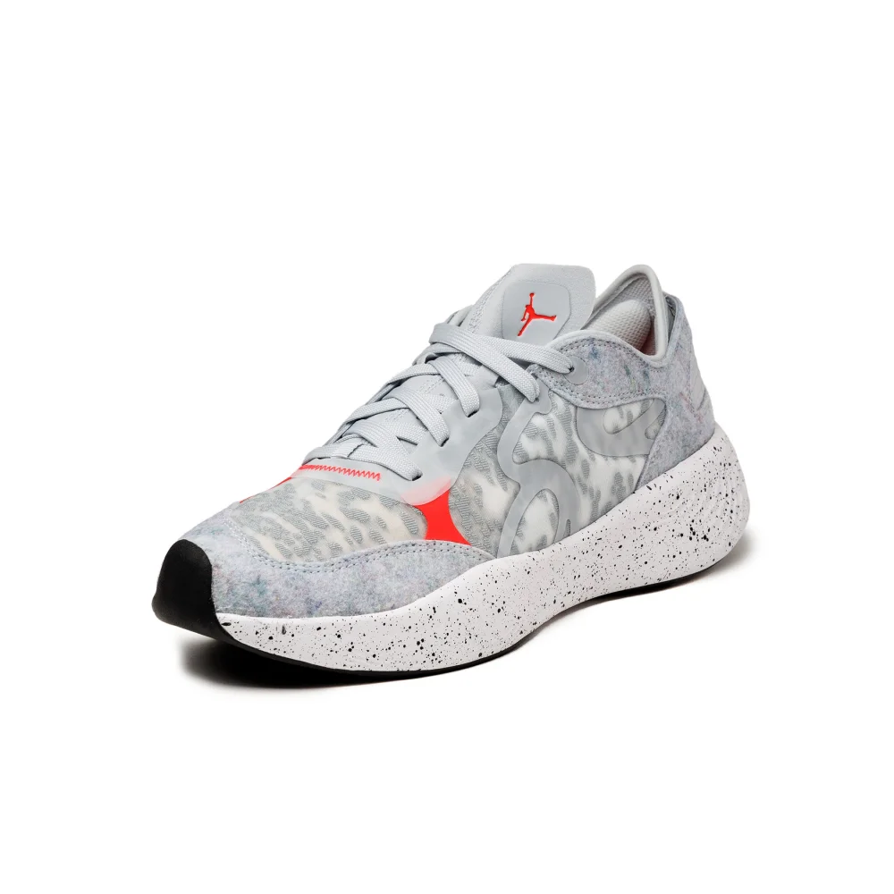 NIKE JORDAN Delta 3 Low DN2647-002 / grau