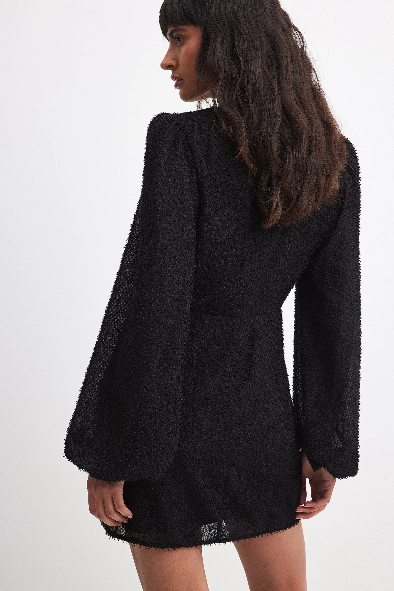 Strukturiertes Minikleid mit Rüschen
