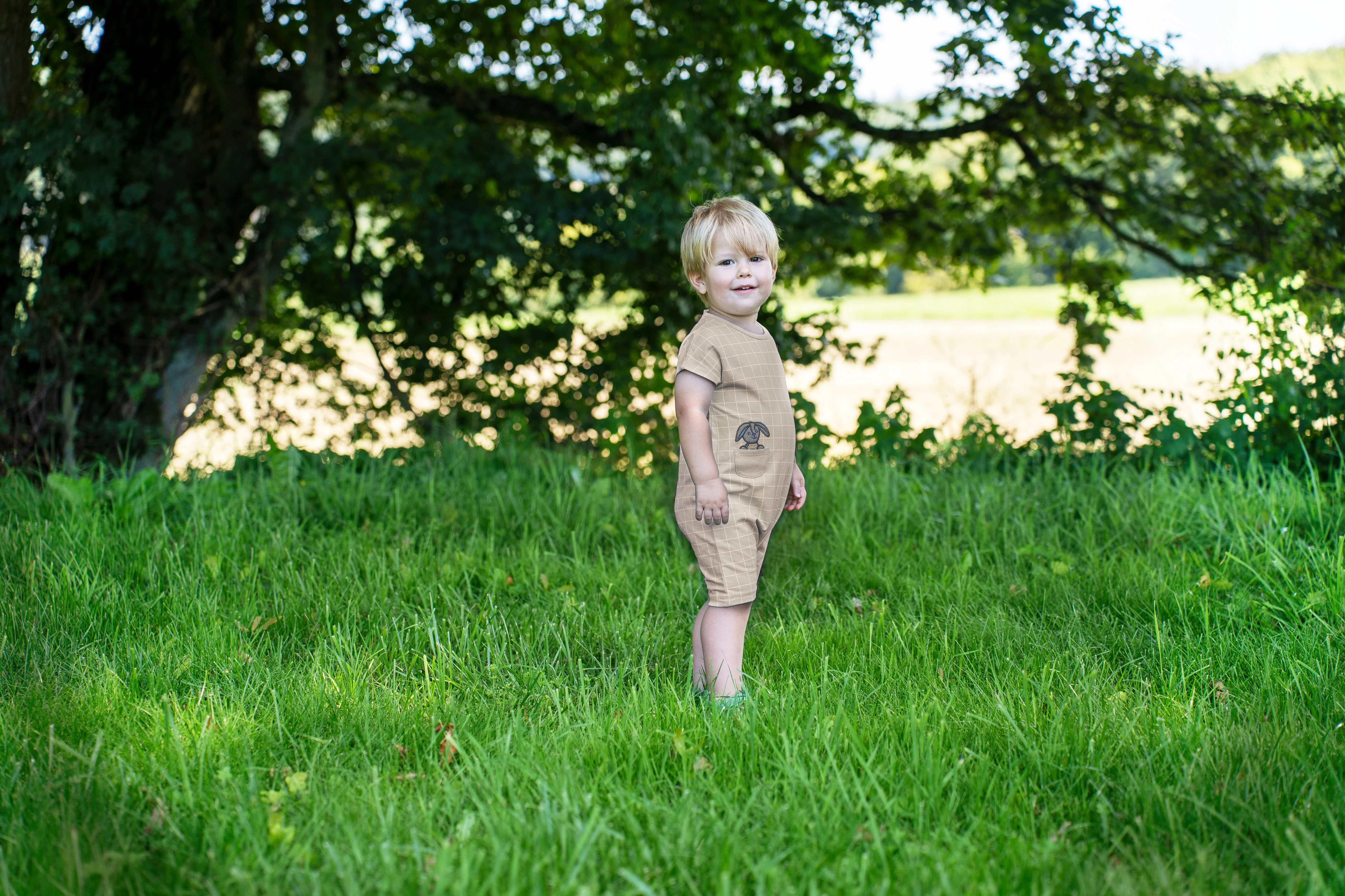 Jumpsuit Hase Happy in einem modischem Karomuster