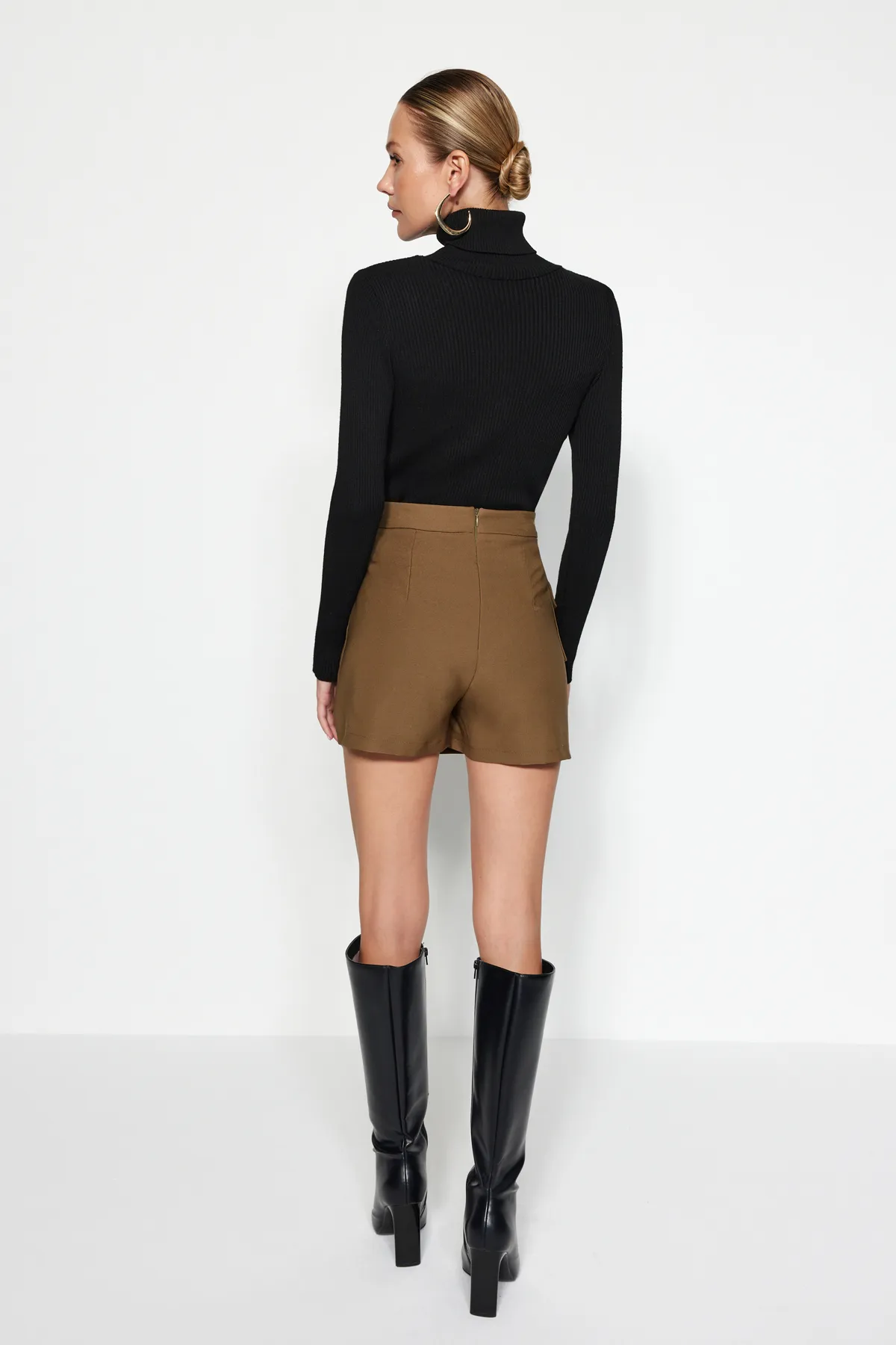 Trendyol Collection  Shorts - Khaki - Hoher Bund