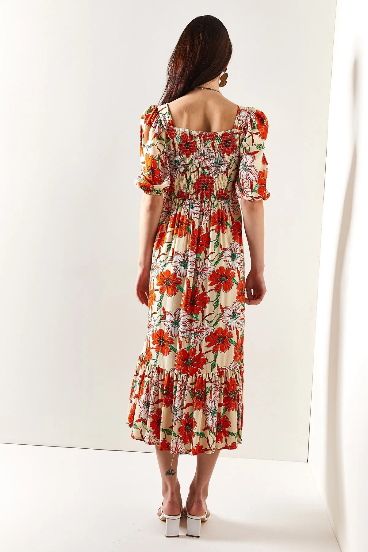 Olalook  Lässiges Damenkleid aus gewebter Viskose in Beige-Orange mit Gimped-Muster ELB-19001483