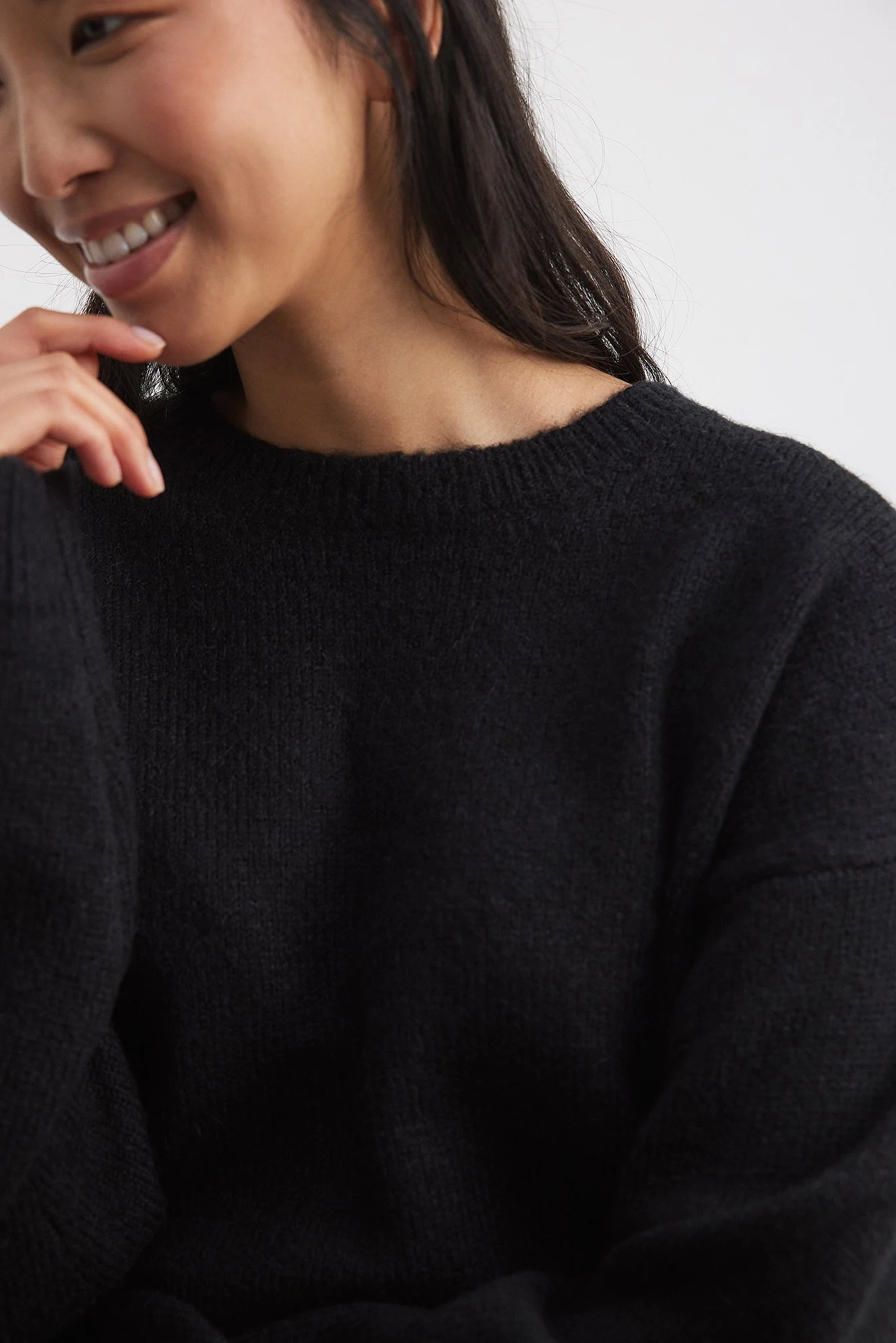Rundhalsausschnitt Strickpullover