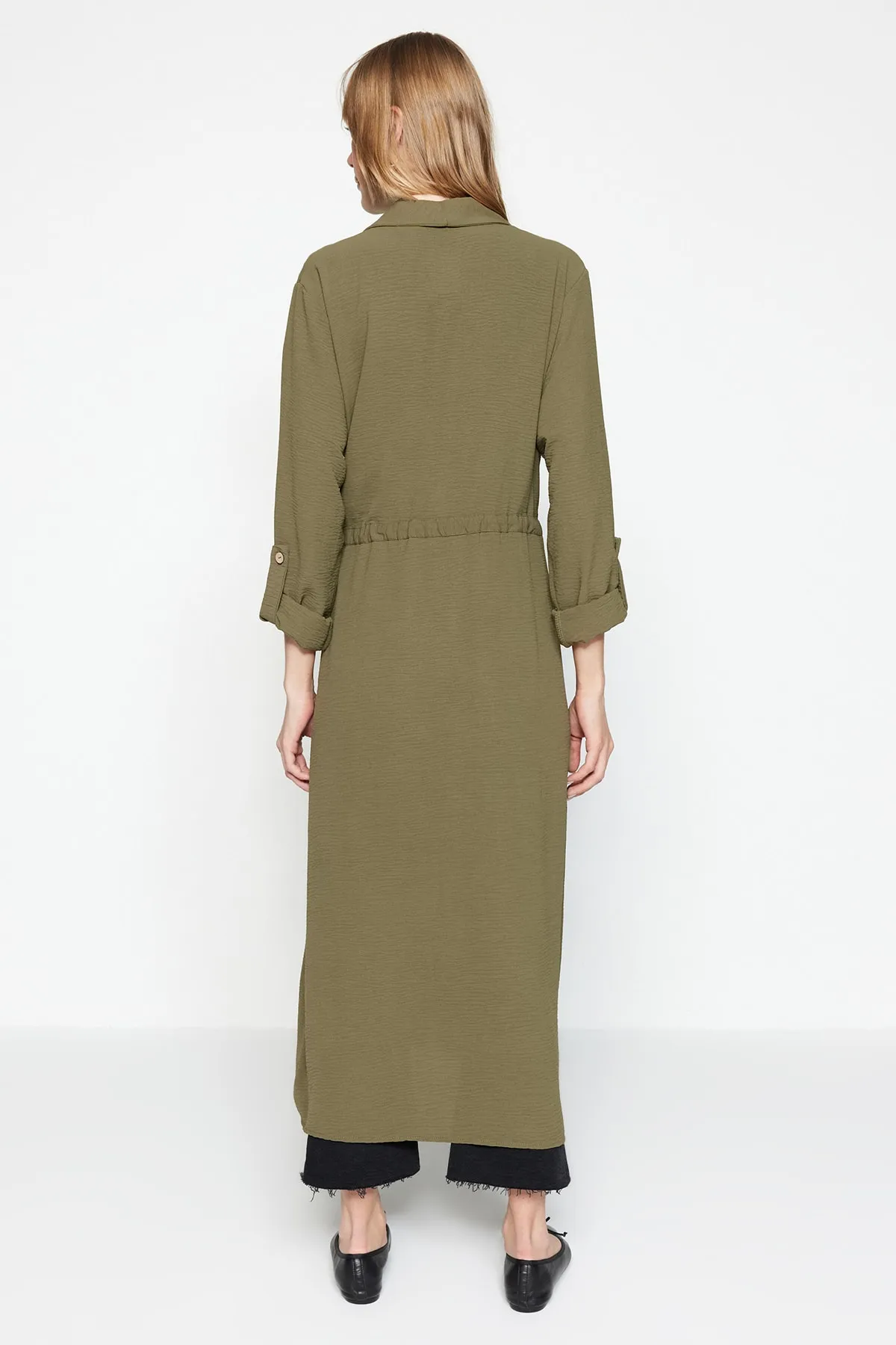 Trendyol Modest  Khakifarbene, gewebte Wear-Out-Cap mit Krawattendetails und Ferace TCTSS21CE0400