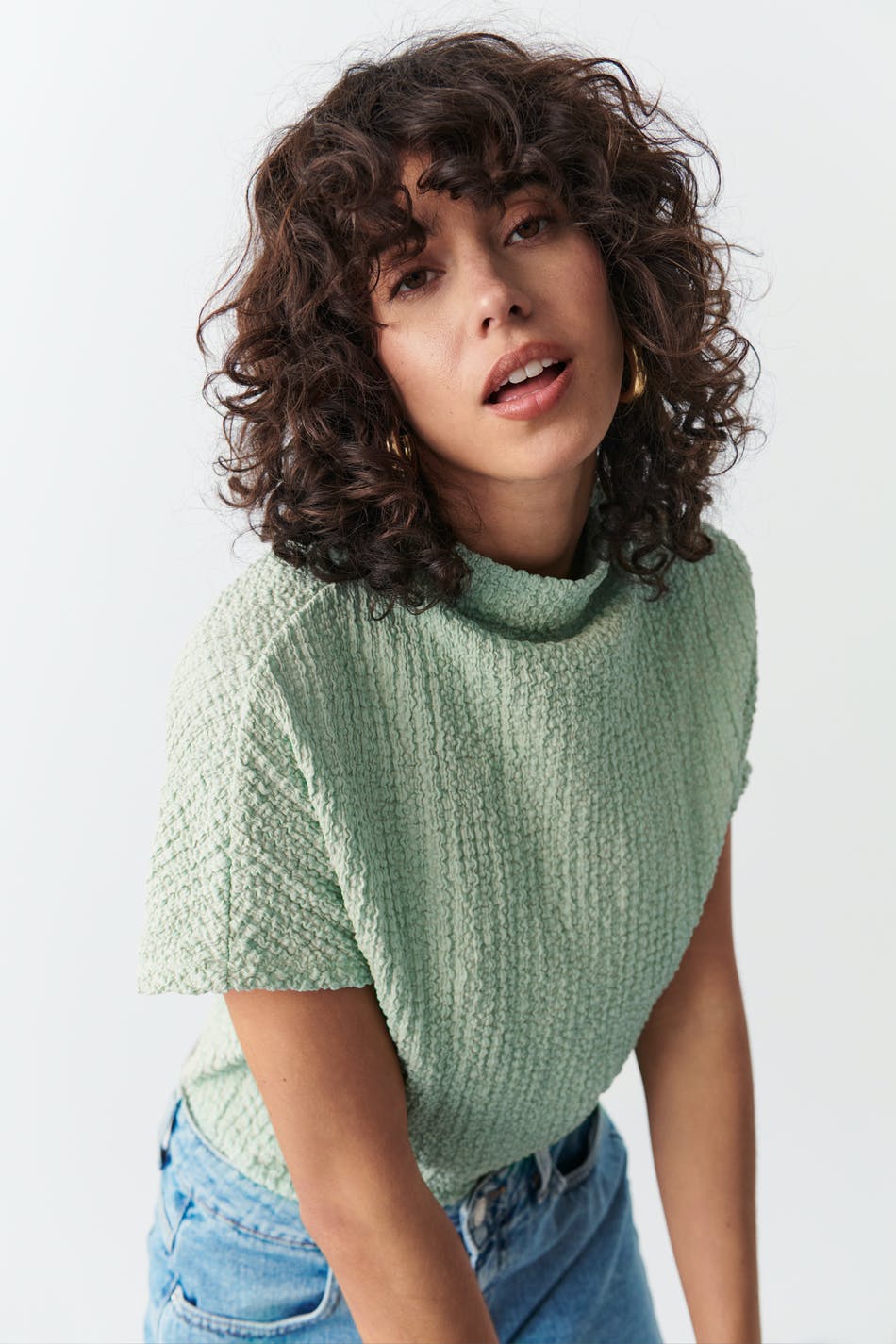 Structure funnel neck top