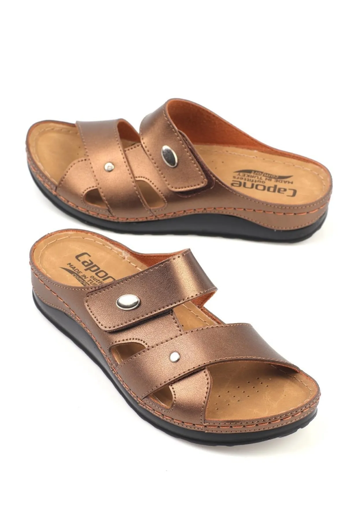 Capone Outfitters  Anatomisch weiche, bequeme Mutterhausschuhe mit Keilabsatz