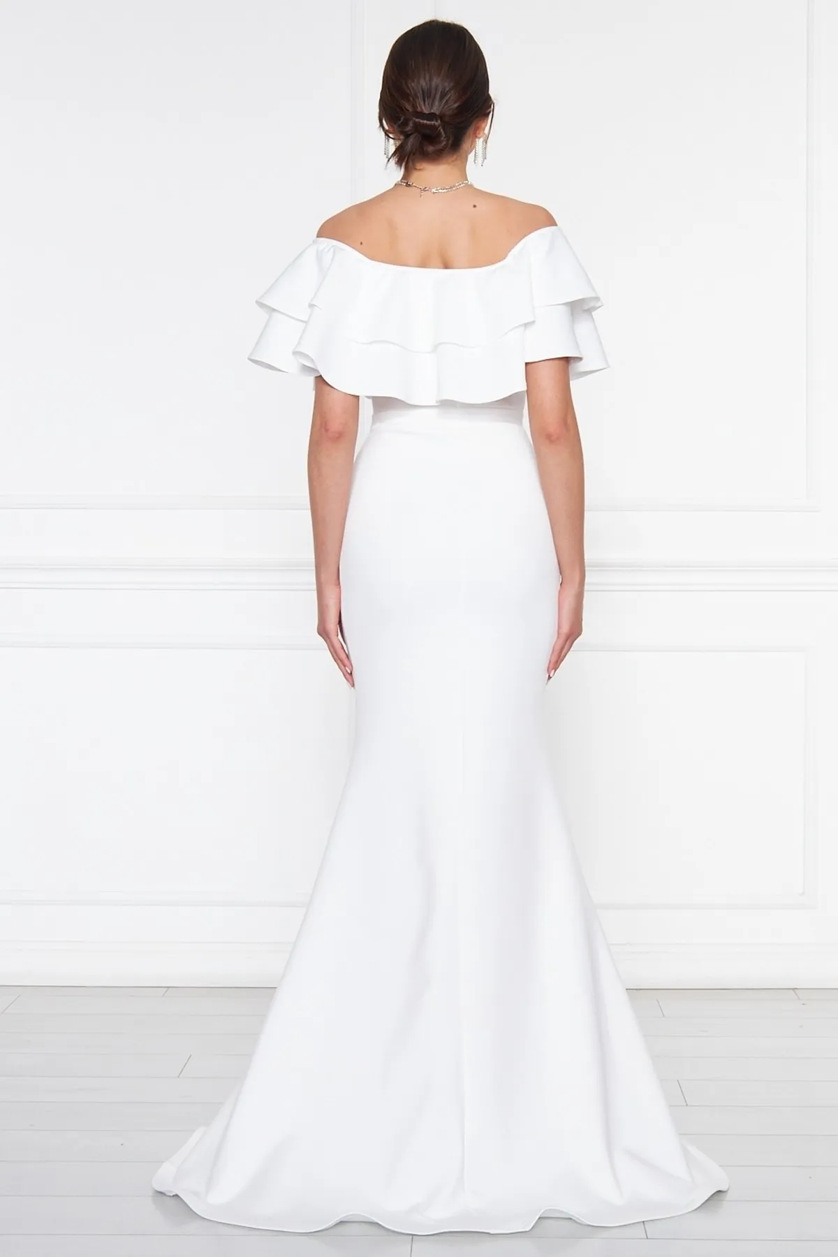 bayansepeti  Flexibles Damenkleid aus Scuba-Stoff mit tiefem Schulterausschnitt und Schlitzdetail in Maxilänge, Fischmodell, weißes Kleid 164