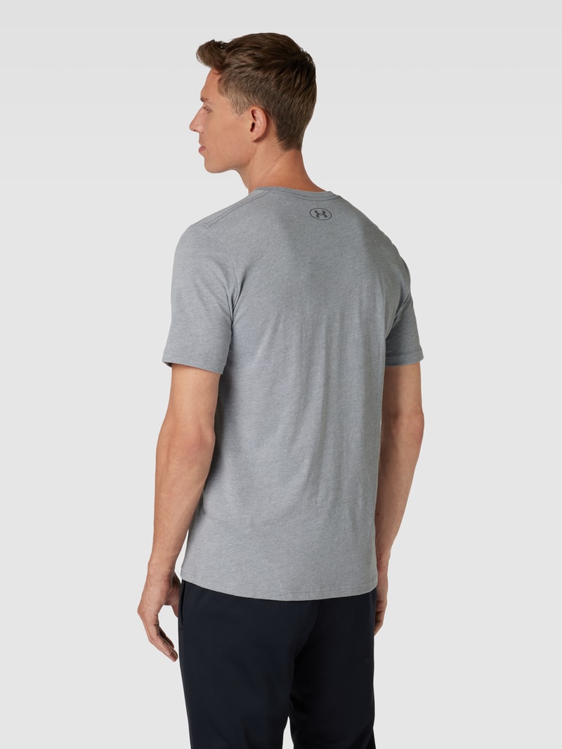 T-Shirt mit Label-Print in mittelgrau