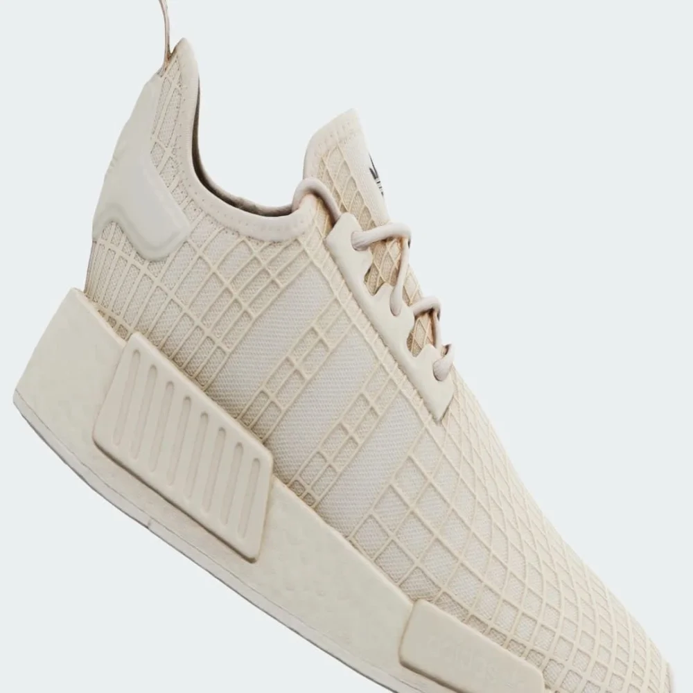 adidas NMD R1 GX9530 / pink