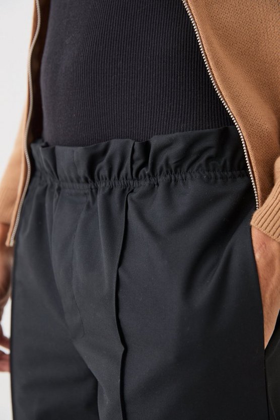 Lockere strukturierte Hose mit Gürtel