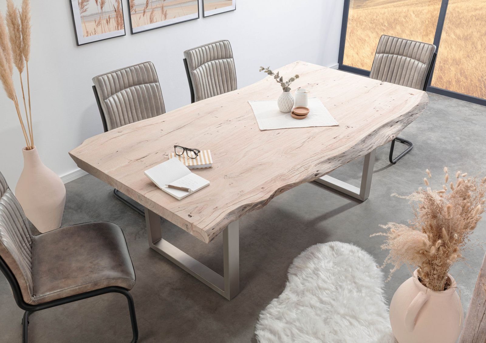 Massivmoebel24 Baumkantentisch FREEFORM (230x110x78 Akazie, Esstisch Baumtisch im Landhausstil aus Echtholz), Echte Baumkante, Natürliche Risse und Unebenheiten