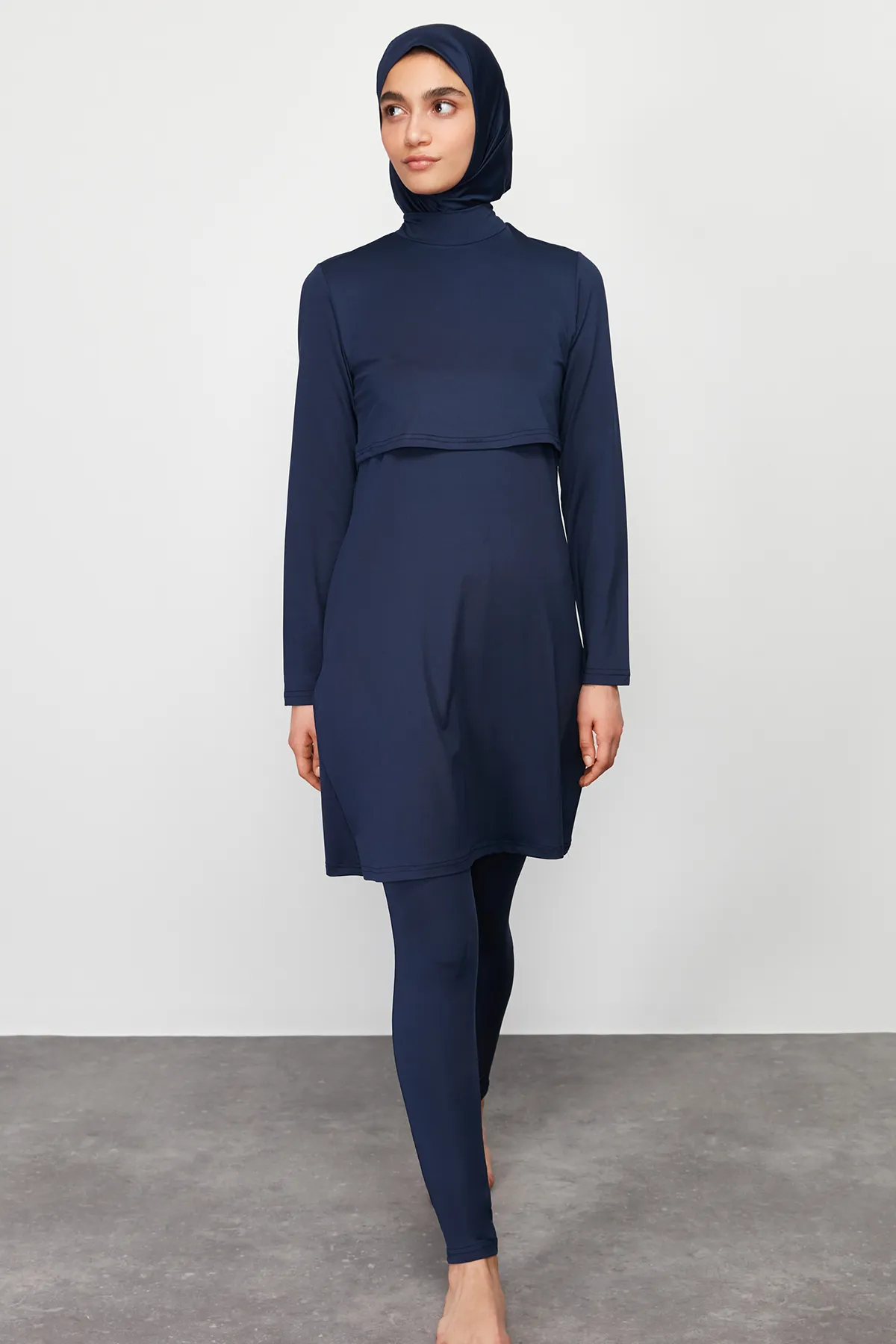 Trendyol Modest  Marineblaues Beachwear-Badeanzug-Set mit vollständiger Abdeckung, dreiteilig, TCTSS24CF00005