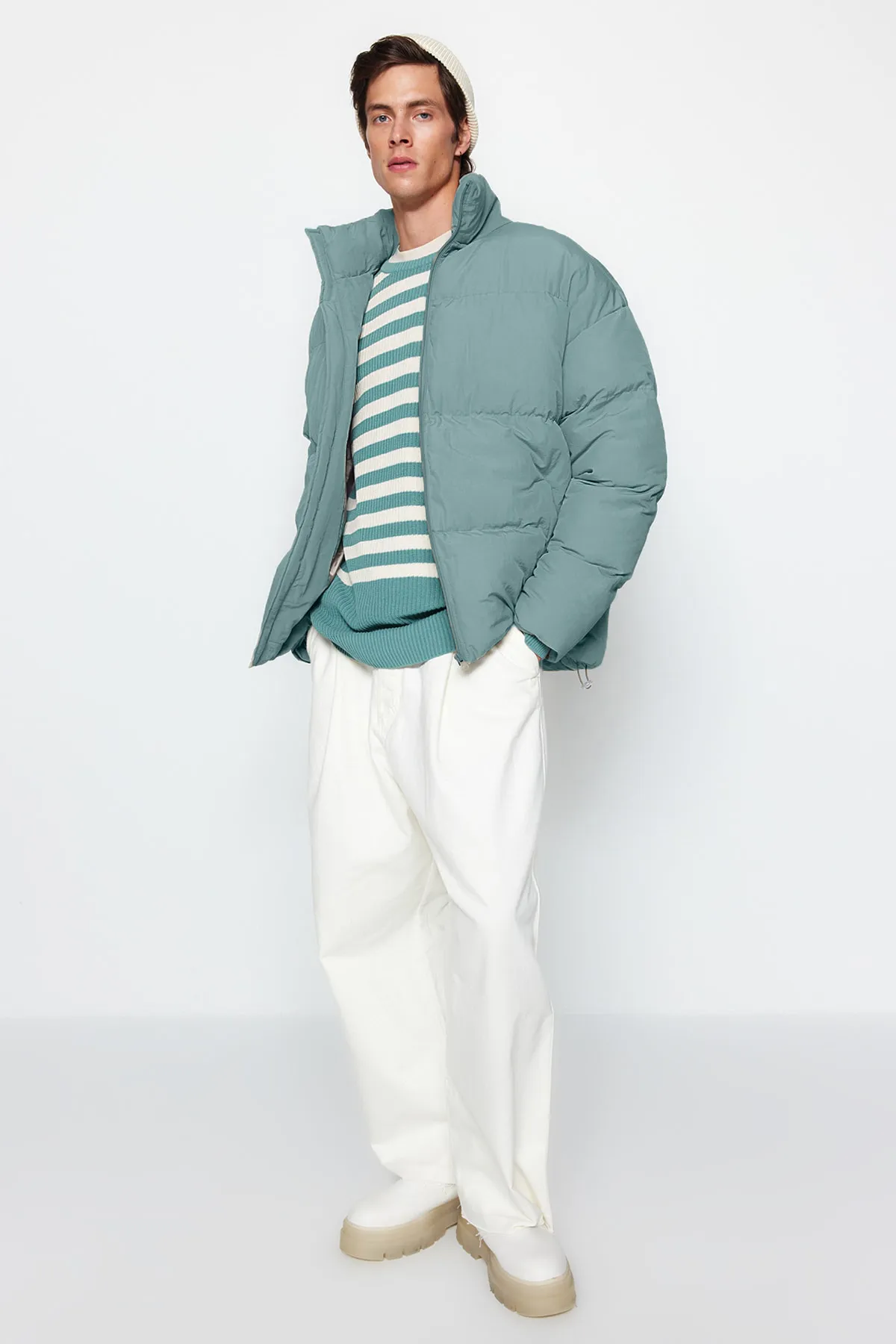 Trendyol Collection  Mintfarbene Unisex-Pufferjacke mit Stehkragen in Oversize-Passform TMNAW24MO00003