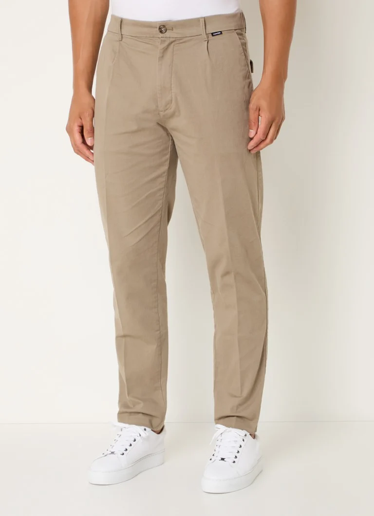 Calvin Klein sašaurinātas piegriezuma chino krekls ar sānu kabatām