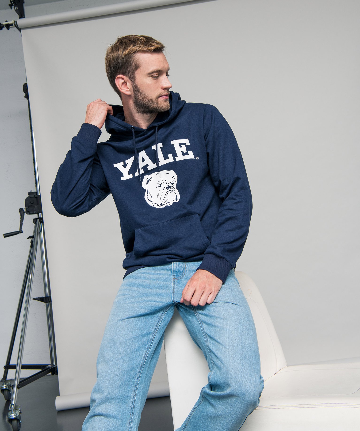 Sweat homme à capuche avec inscription contrastante | GEMO