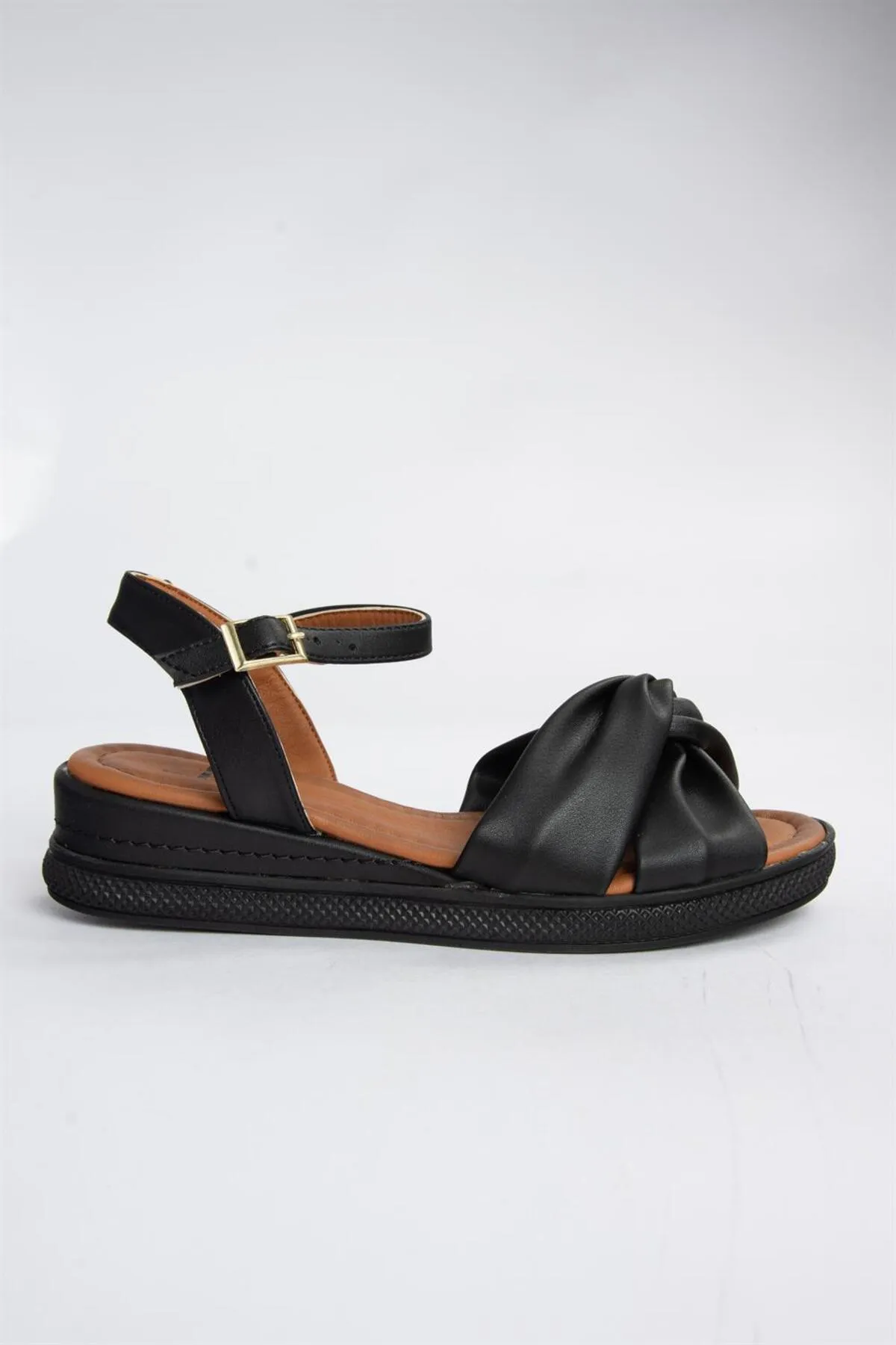 Fox Shoes  Schwarze Damensandalen mit Keilabsatz K674300409