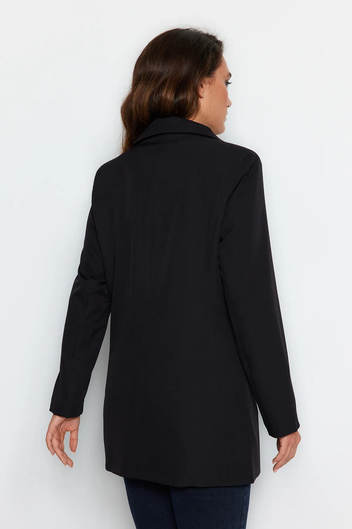 Trendyol Modest  Schwarzer Blazer aus Webstoff mit Doppelknöpfen und detailliertem Taschenfutter TCTSS22CE0250
