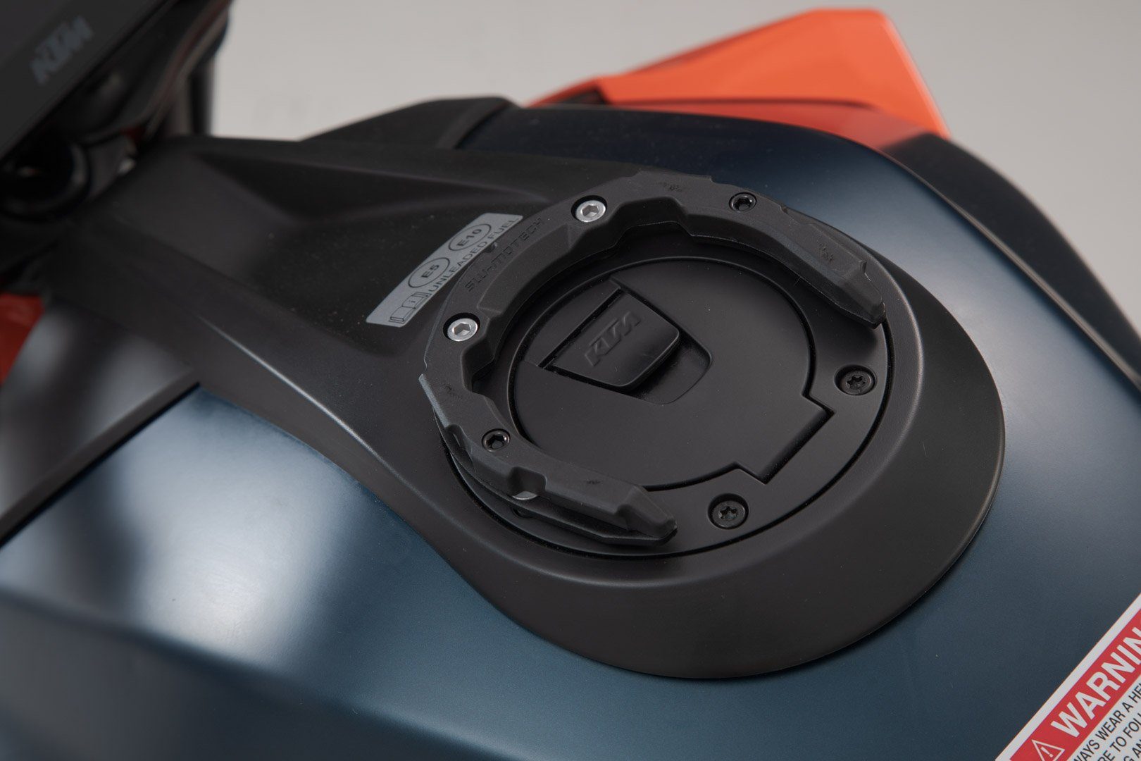 SW-Motech Motorrad-Additiv PRO Tankring - Schwarz. Für BMW-/ Ducati-/ KTM-