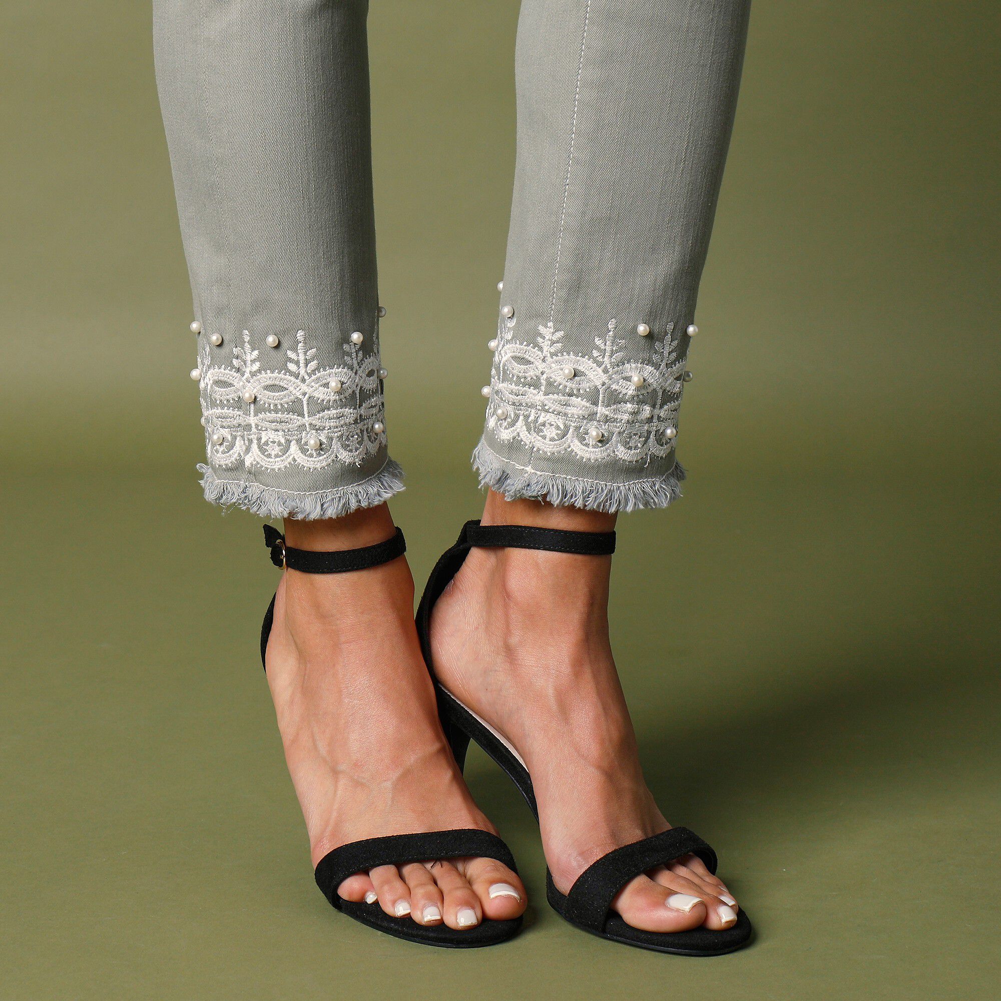 Jean 7/8ème brodé coton stretch