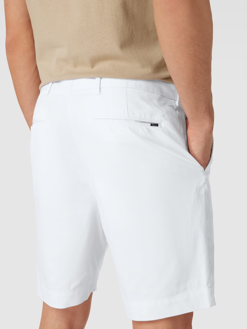 Shorts mit Knopf- und Reißverschluss in weiß