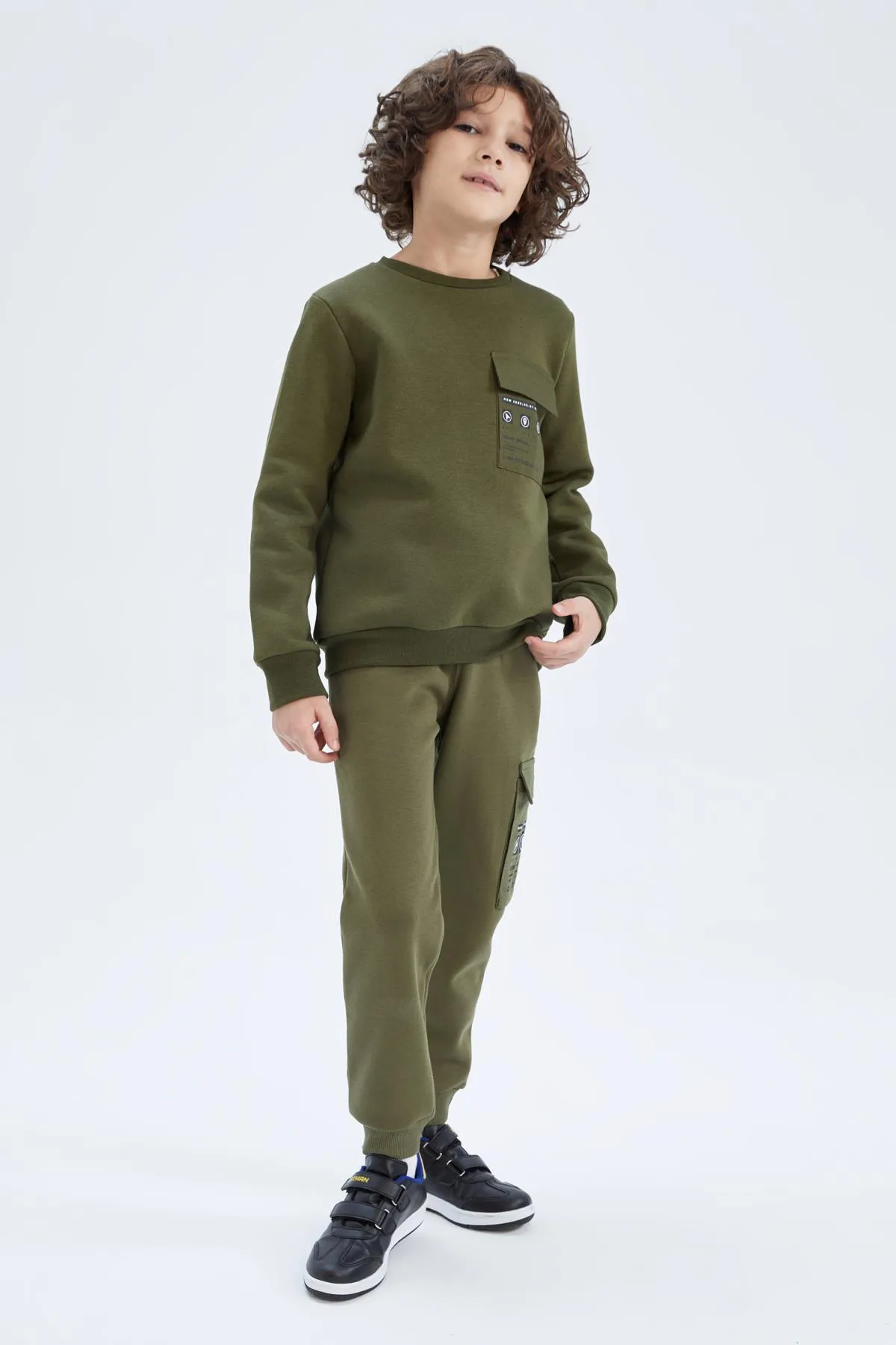 DeFacto  Bedrucktes Sweatshirt mit Rundhalsausschnitt und Tasche für Jungen