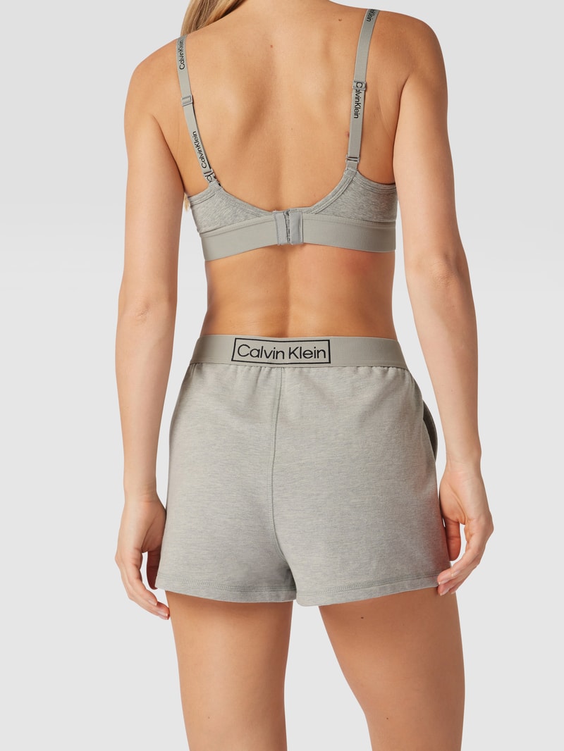Sweatshorts mit Label-Schriftzug in silber meliert