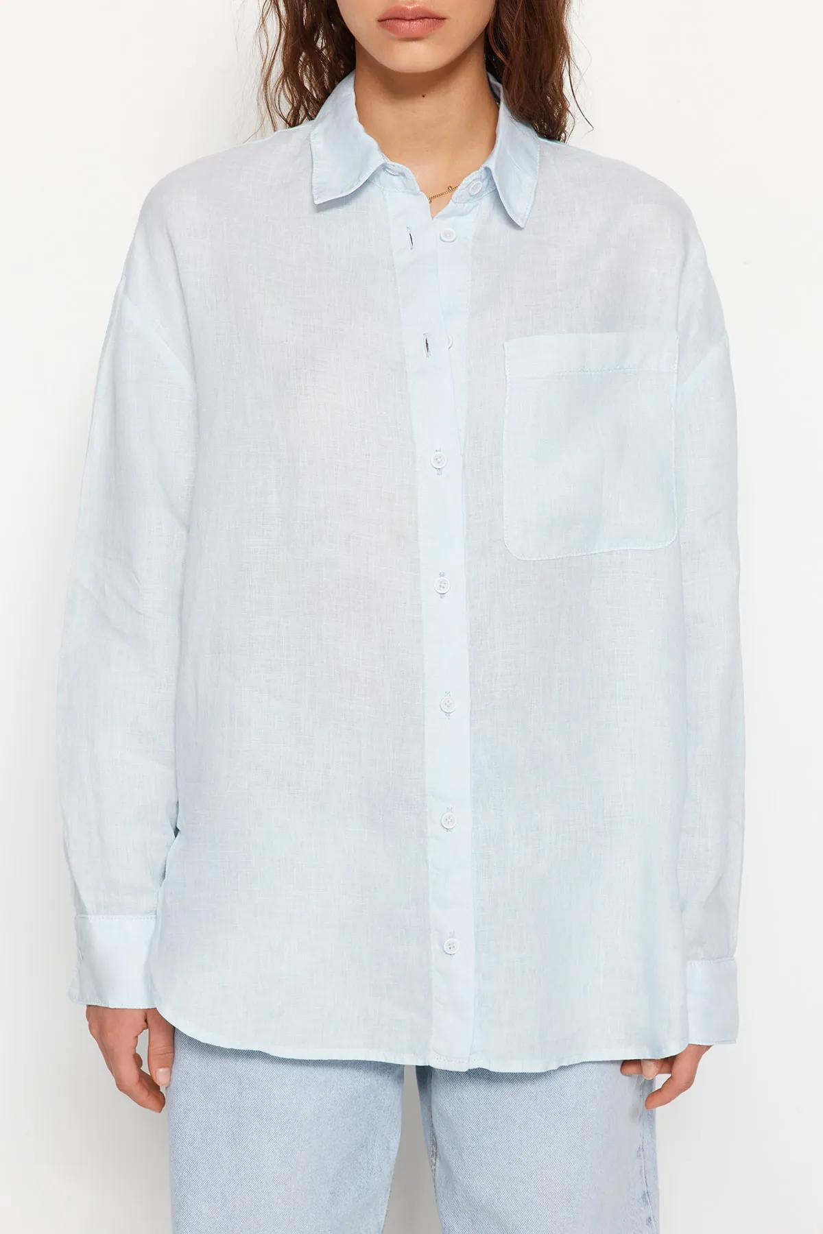 Trendyol Collection  Blaues Oversize-Hemd aus 100 % Leinen TWOSS23GO00443