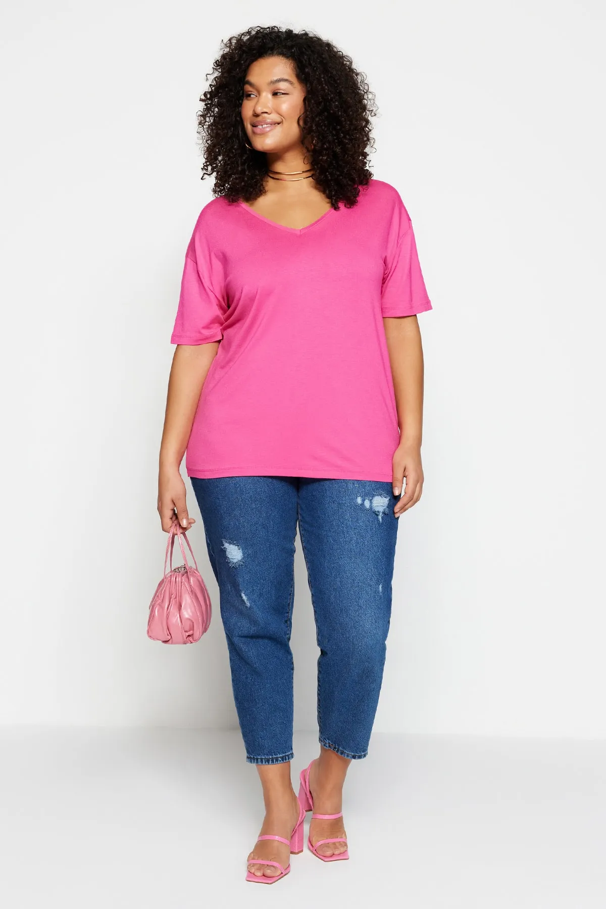 Trendyol Curve  Gestricktes T-Shirt mit rosa Kragen und detailliertem Kragen TBSSS22TS0877