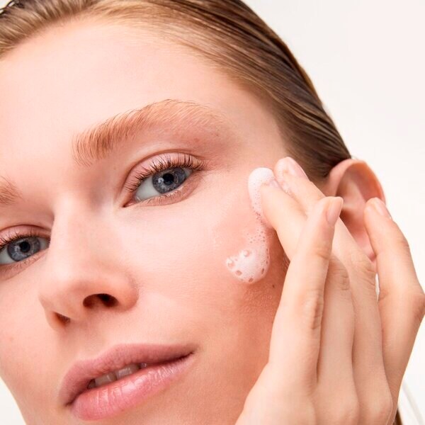 Catrice Soft Glam penová báza pod make-up 010 Beyond The Cloud 32,5 ml