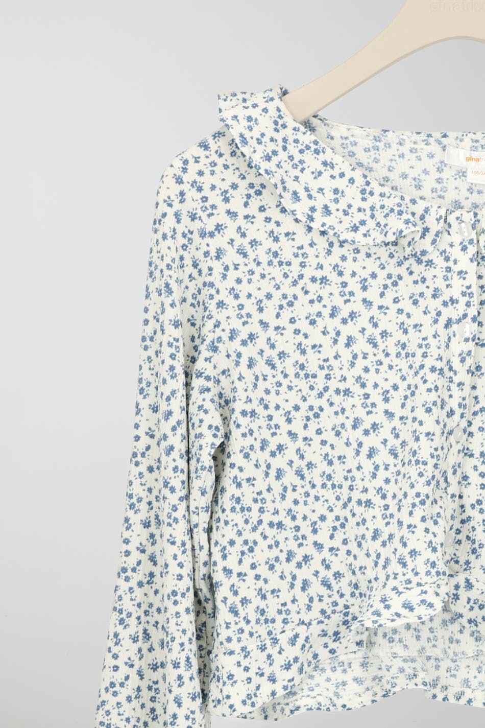 Y floral blouse