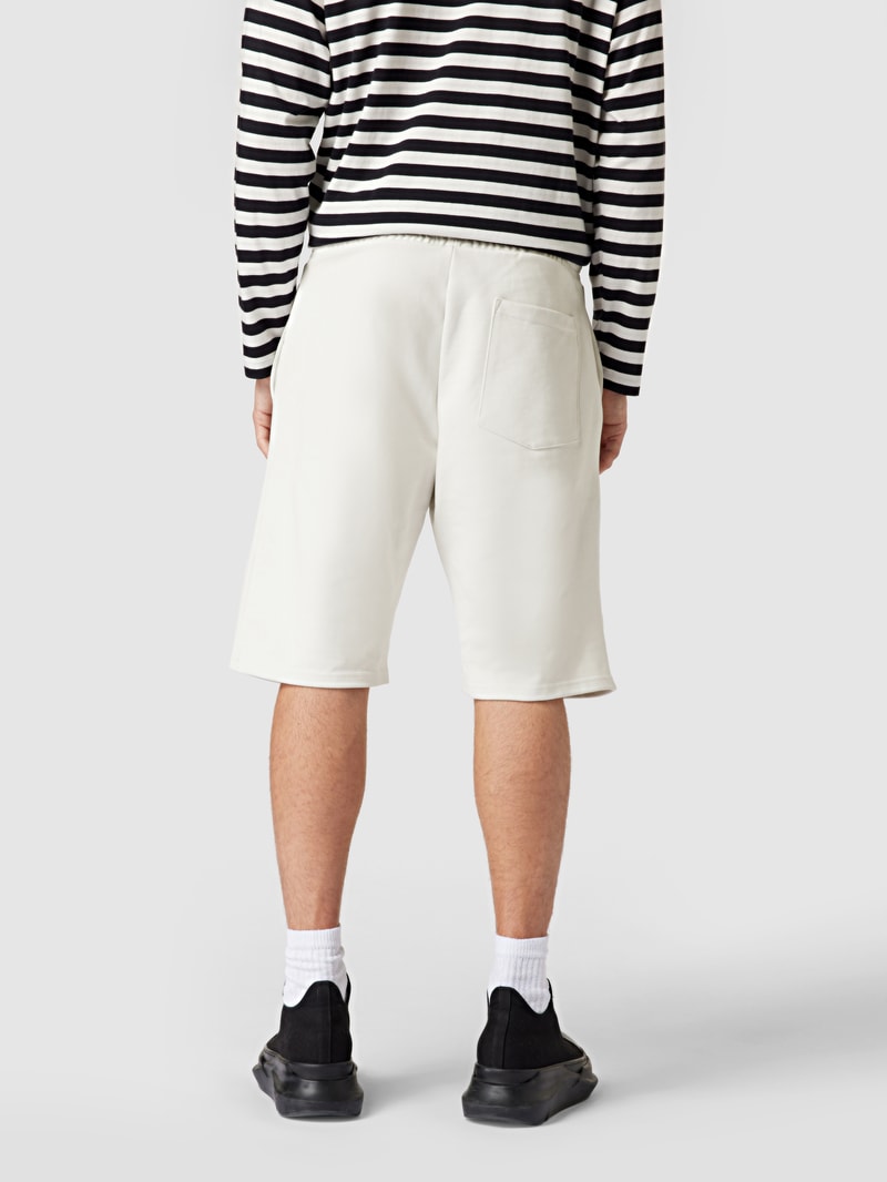 Sweatshorts mit Label-Print in offwhite