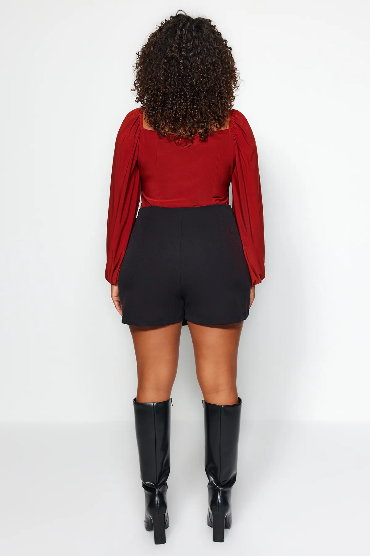 Trendyol Curve  Schwarzer, gewebter, gebundener Shorts-Rock TBBSS22AP00001