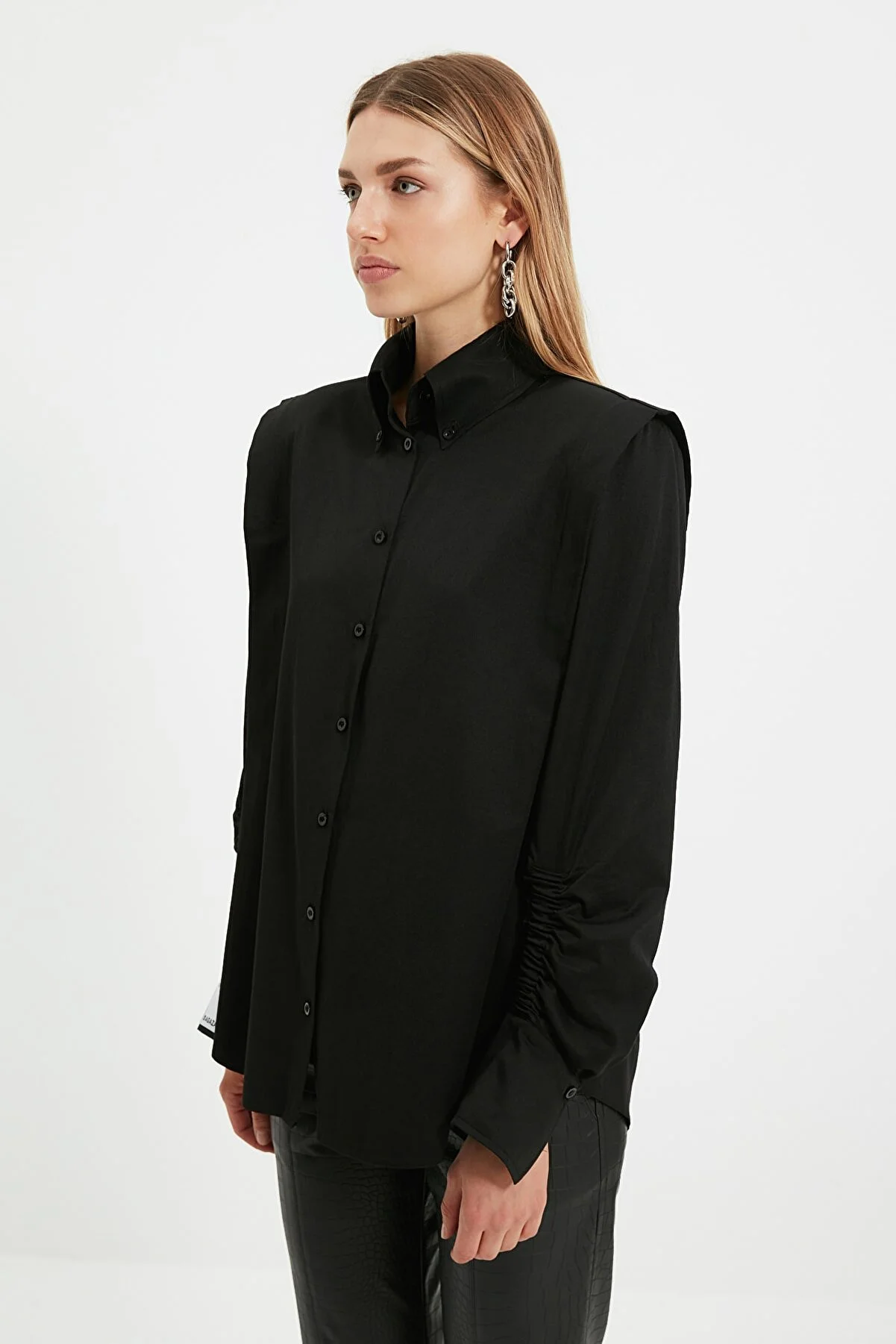 Trendyol Collection  Schwarzes Hemd mit Raffdetails