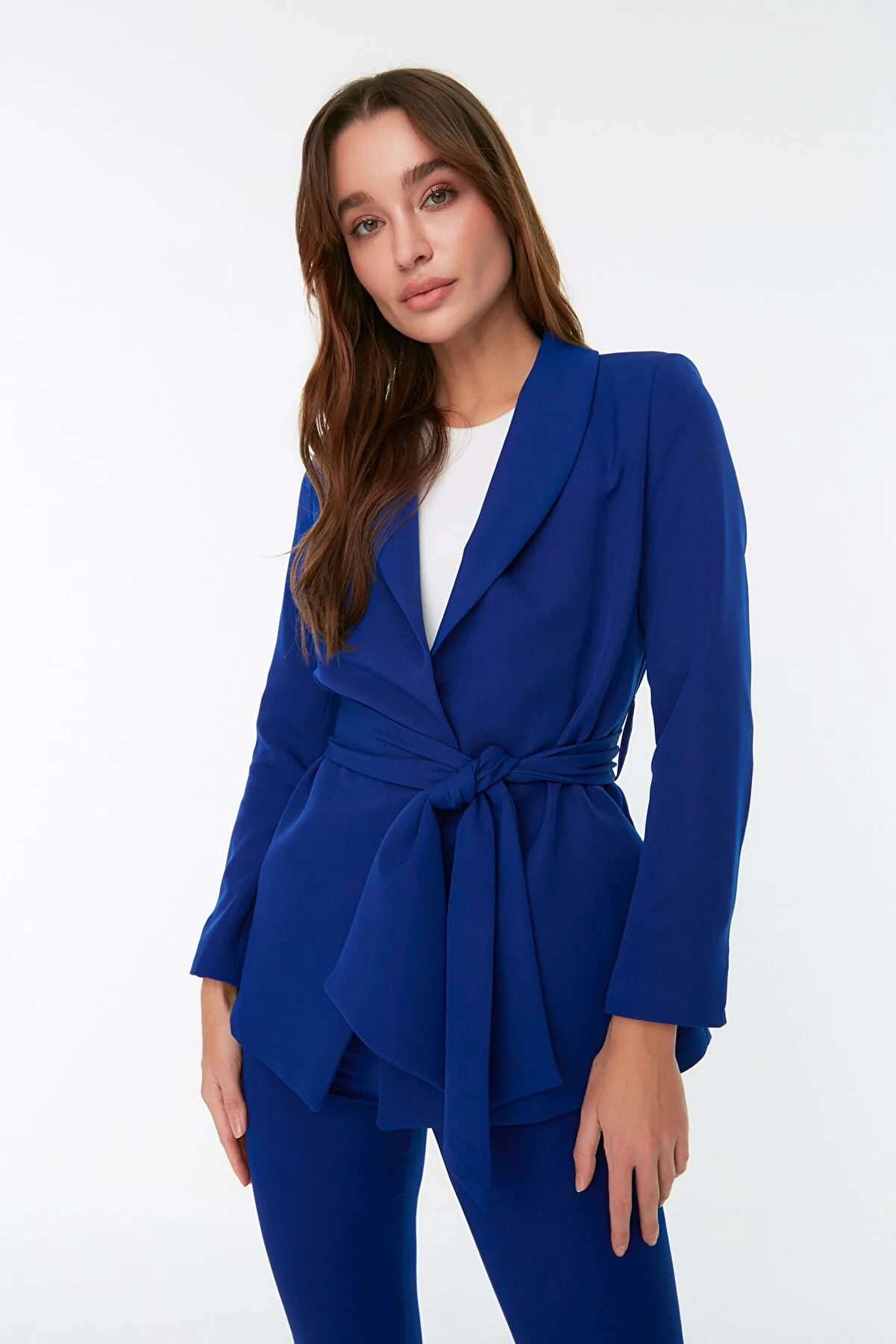 Trendyol Collection  Indigoblaue, gewebte Blazerjacke mit normaler Bindung TWOSS22CE0175