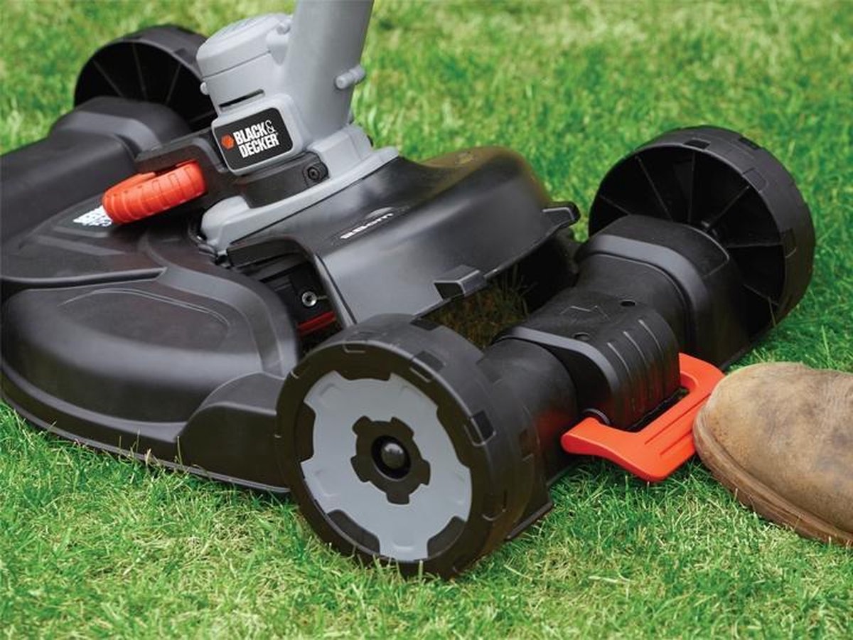 Black & Decker STC1820CM-QW Grastrimmer 3-i-1 18 Volt 2,0 Ah Li-ion och laddare