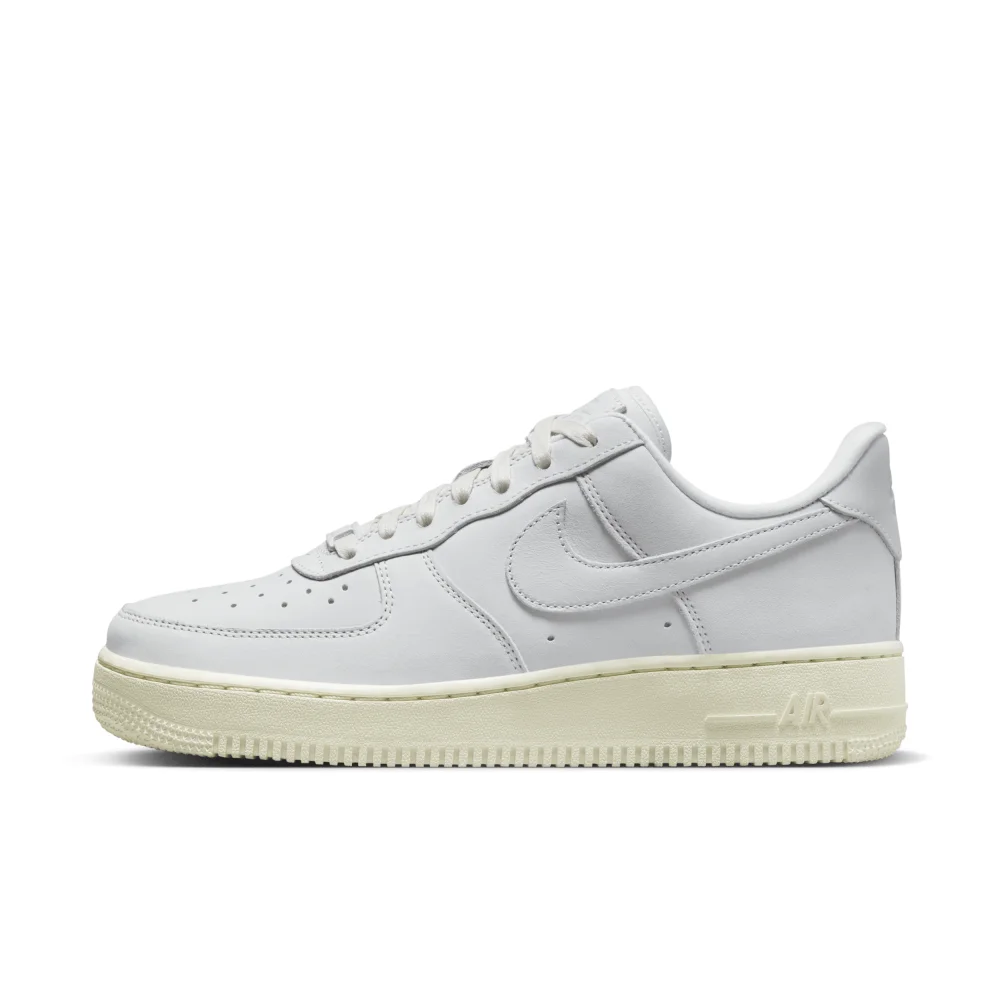 Nike Air Force 1 Premium DR9503-100 / weiss