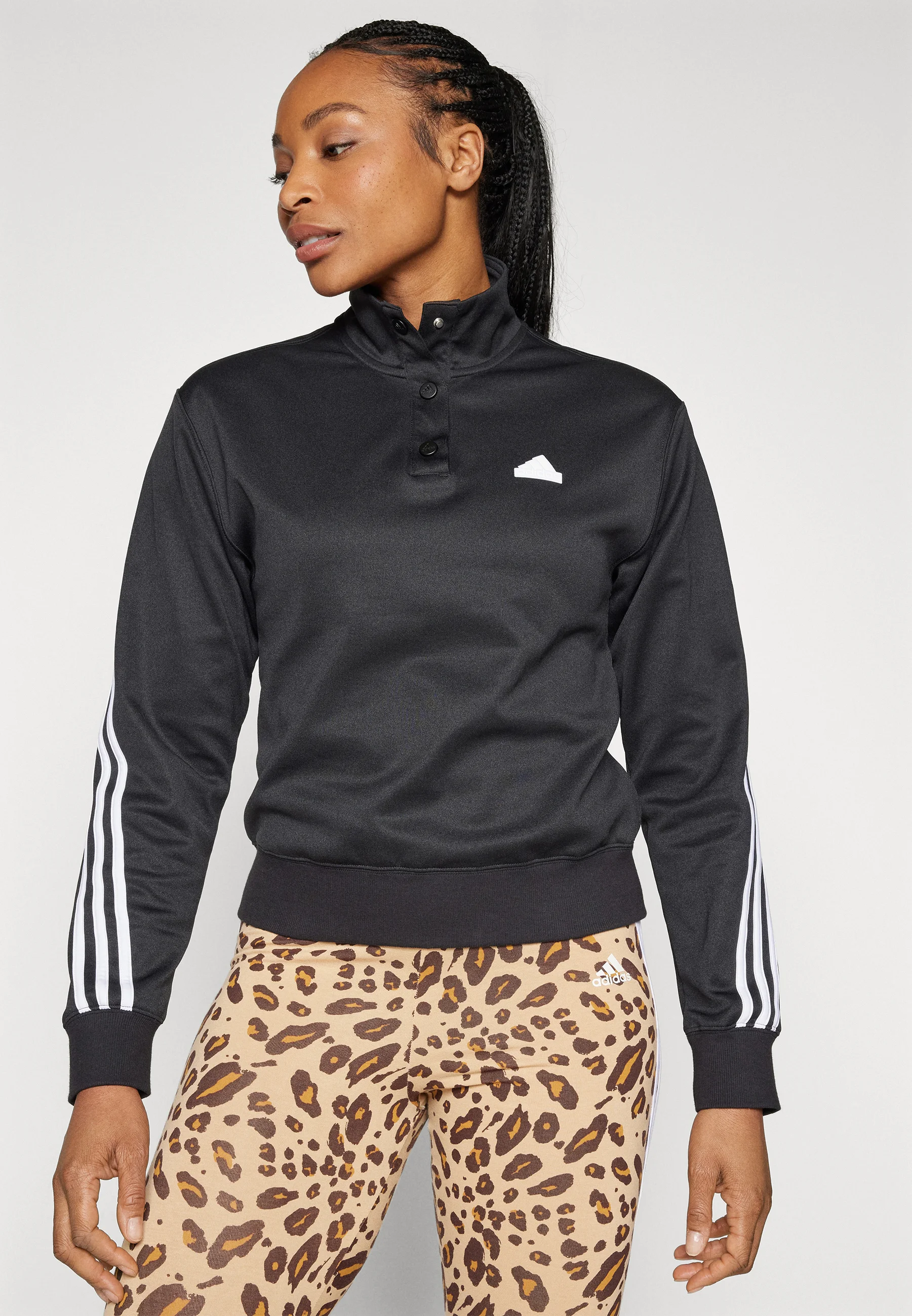 Sudadera adidas Sportswear ICONIC WARPPING SNAP