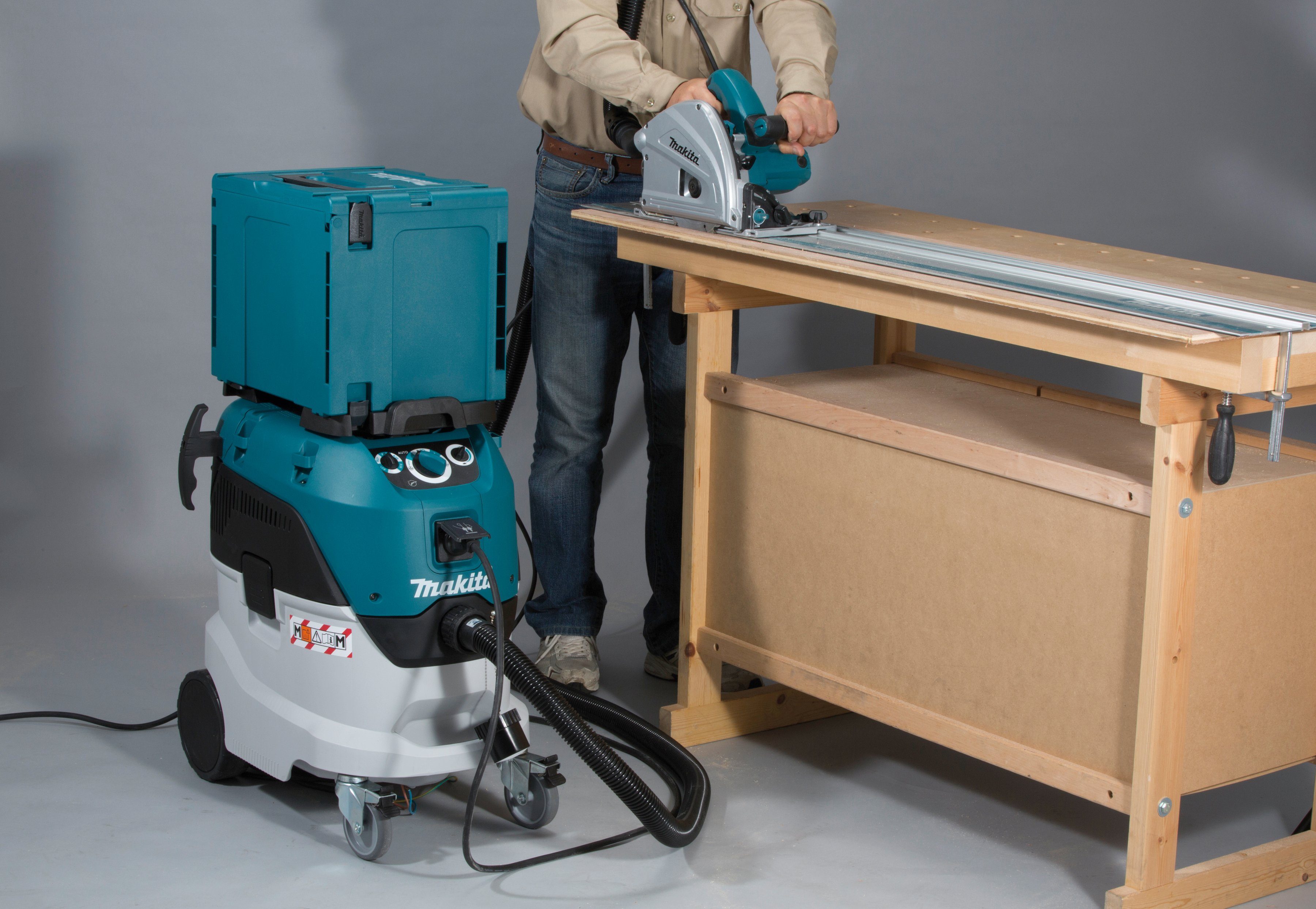 Makita Nass-Trocken-Sauger VC4210M, 1200 W, mit Filterklasse M, für Nass- und Trockenbetrieb