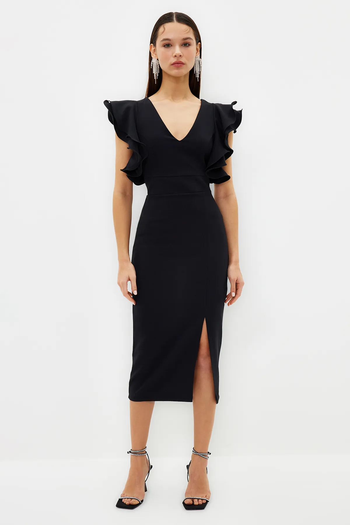 Trendyol Collection  Schwarzes, detailliertes, elegantes Abendkleid mit Rüschen TPRSS20EL2661