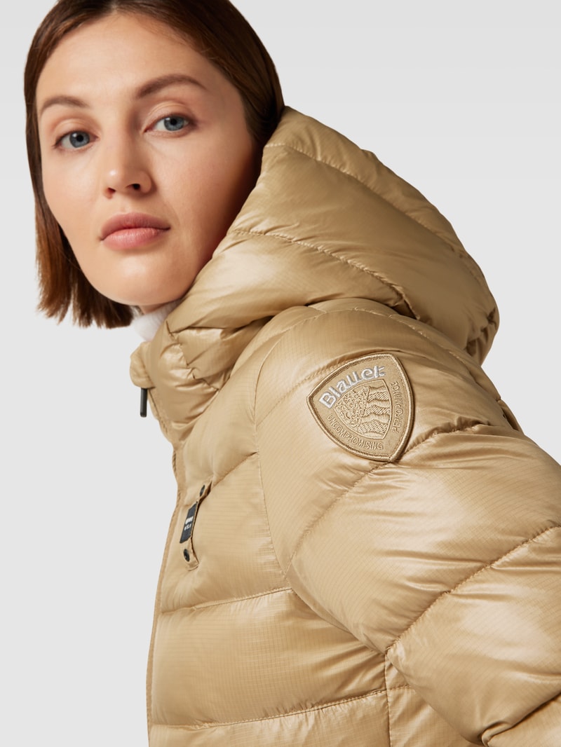 Kurzmantel mit Steppnähten in camel