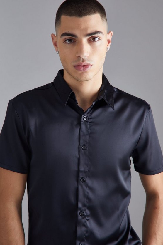 Kurzärmliges Muscle-Fit Hemd aus Stretch Satin
