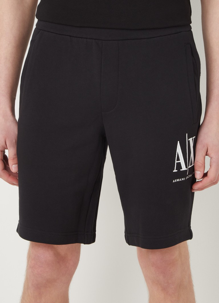 Armani Exchange taisna piegriezuma sporta šorti ar izšuvumu no logotipa un sānu kabatām
