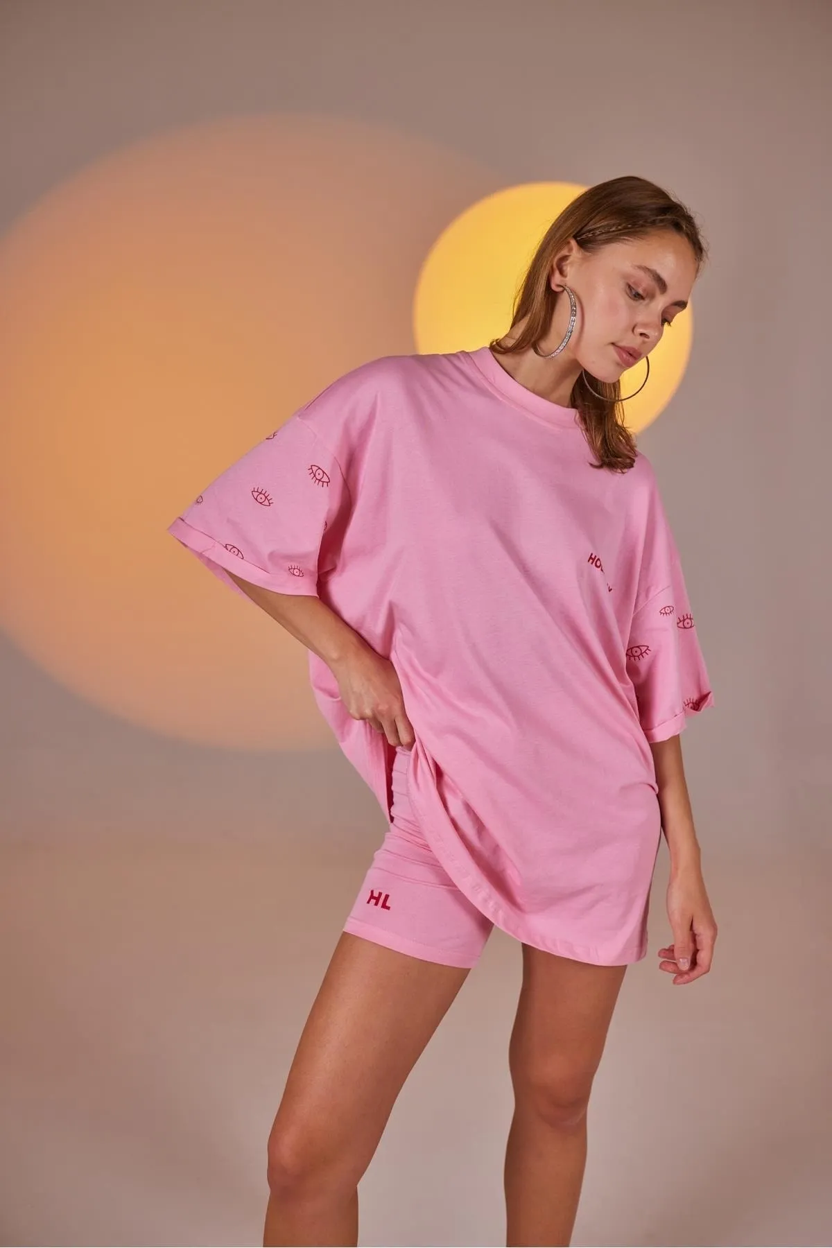 HOLLY LOLLY  Eye bedrucktes Oversize-Eye-T-Shirt-Biker-Strumpfhosen-Set in Rosa