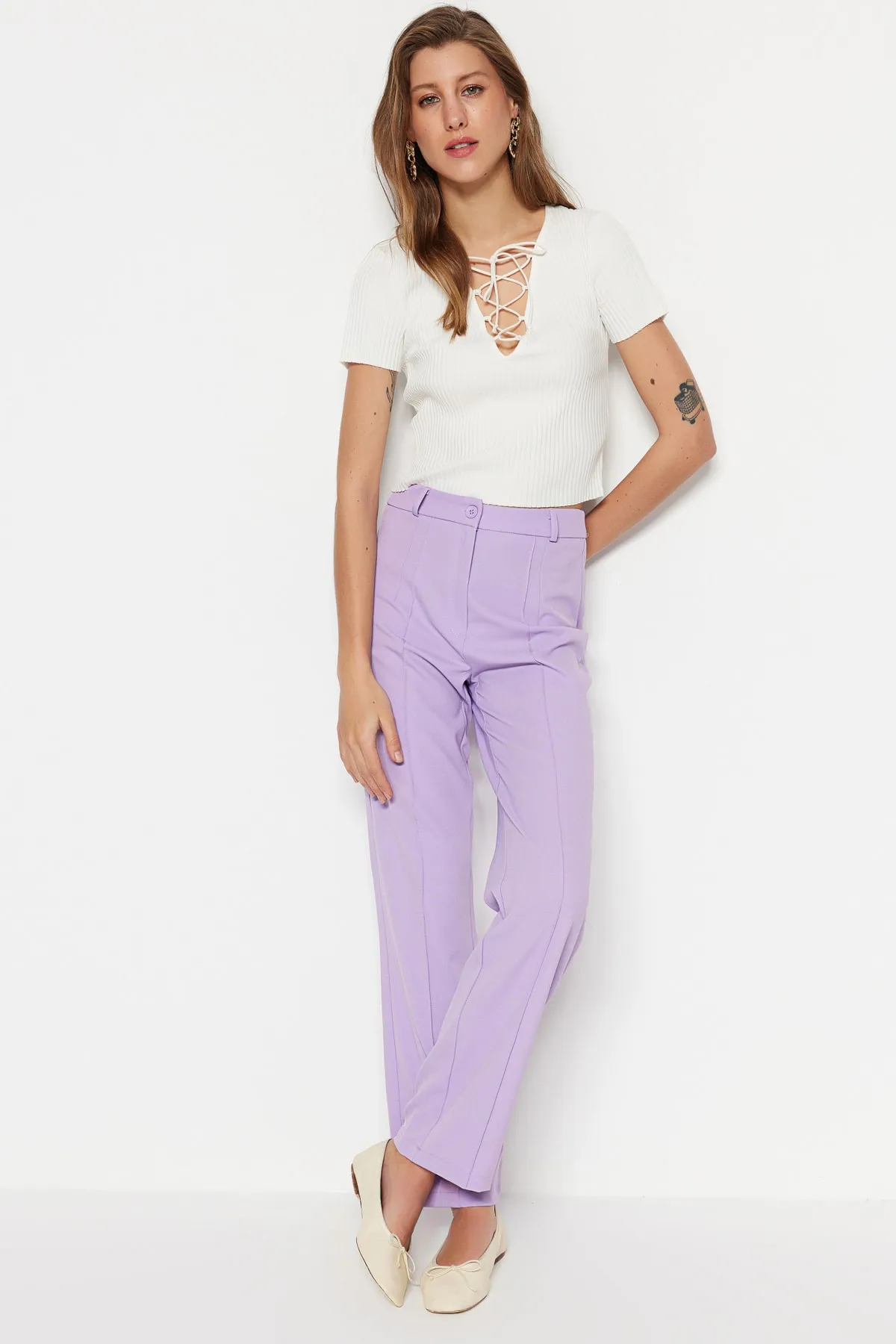Trendyol Collection  Lilafarbene, gerade, gerippte, genähte Webhose mit hoher Taille TWOSS21PL0093