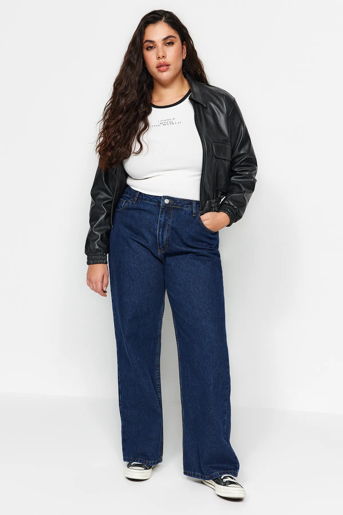 Trendyol Curve  Indigofarbene, weit geschnittene Jeans mit hoher Taille TBBAW23CJ00020