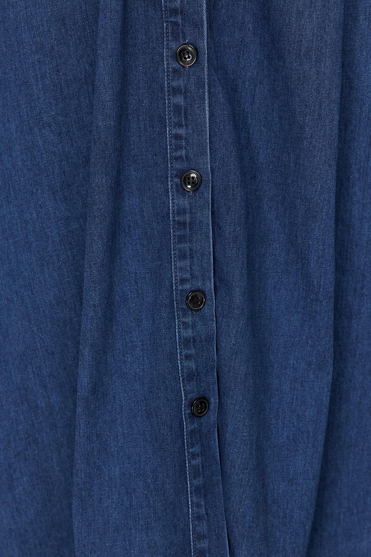 Trendyol Collection  Dunkelblaues Maxi-Jeanskleid mit Hemdbluse TWOSS24EL00923