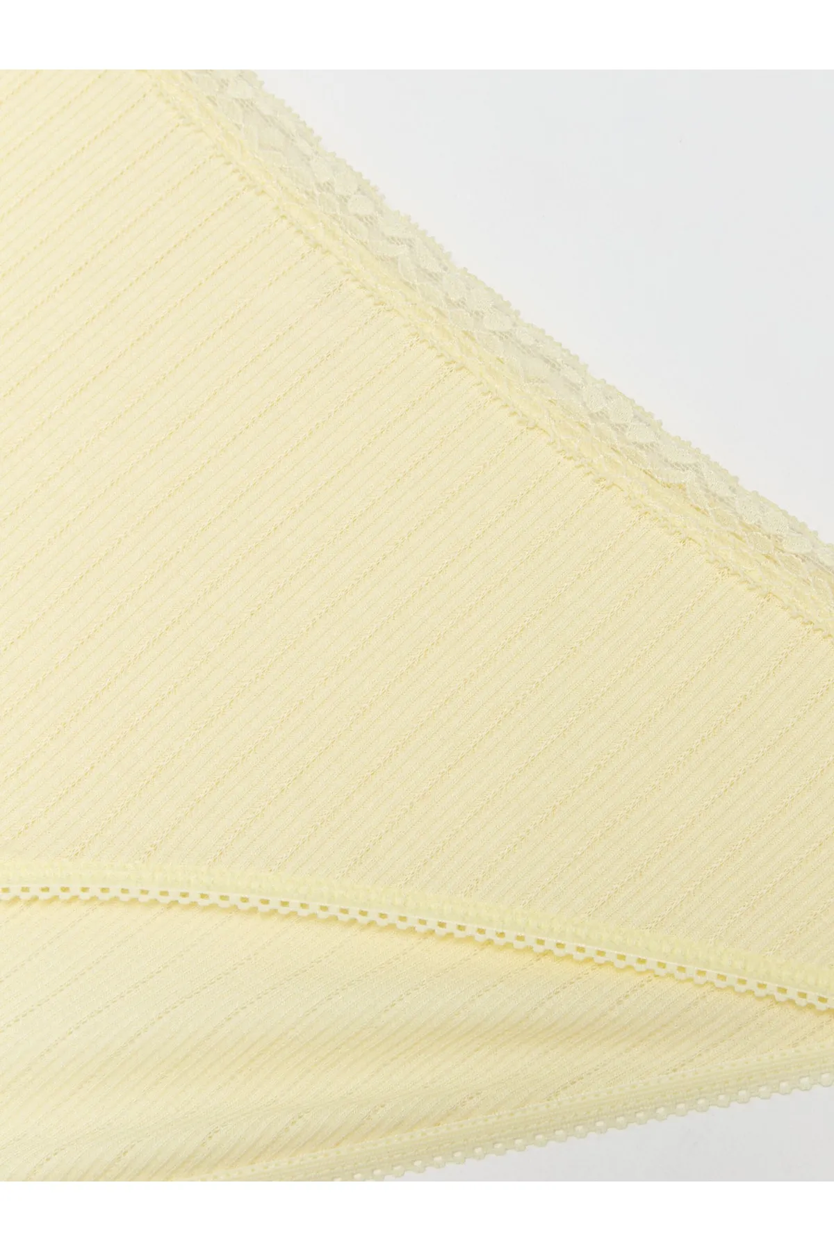 LC Waikiki  Bikini-Höschen mit Spitzendetail