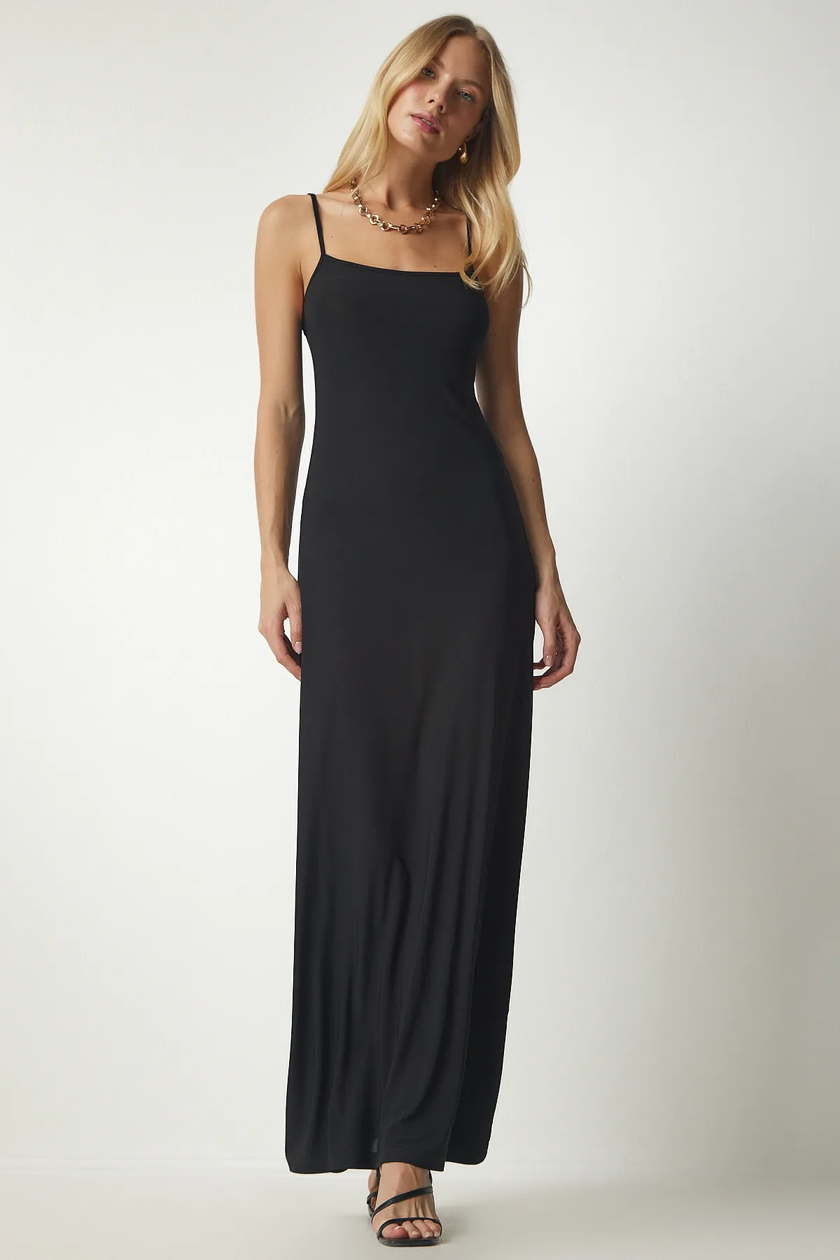 Happiness İstanbul  Schwarzes langes Sandy-Trägerkleid für Damen TO00093