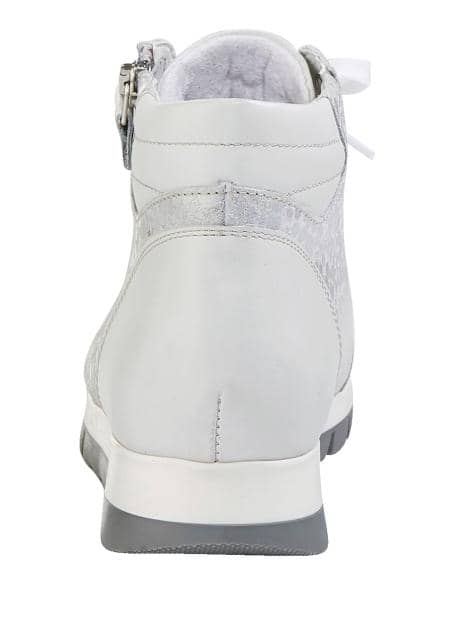 Schnürschuh
